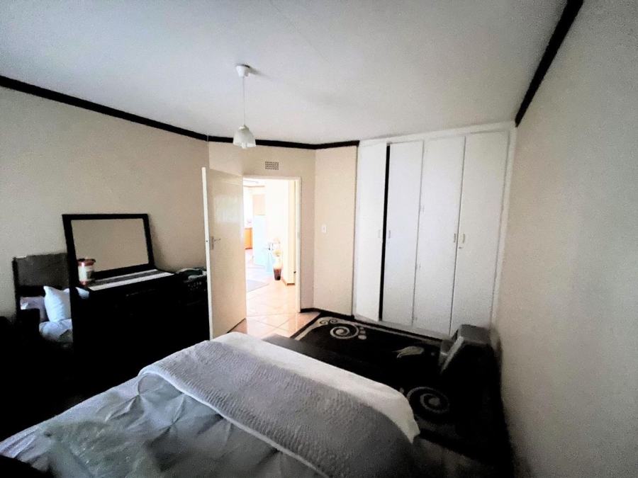 2 Bedroom Property for Sale in Langenhovenpark Free State